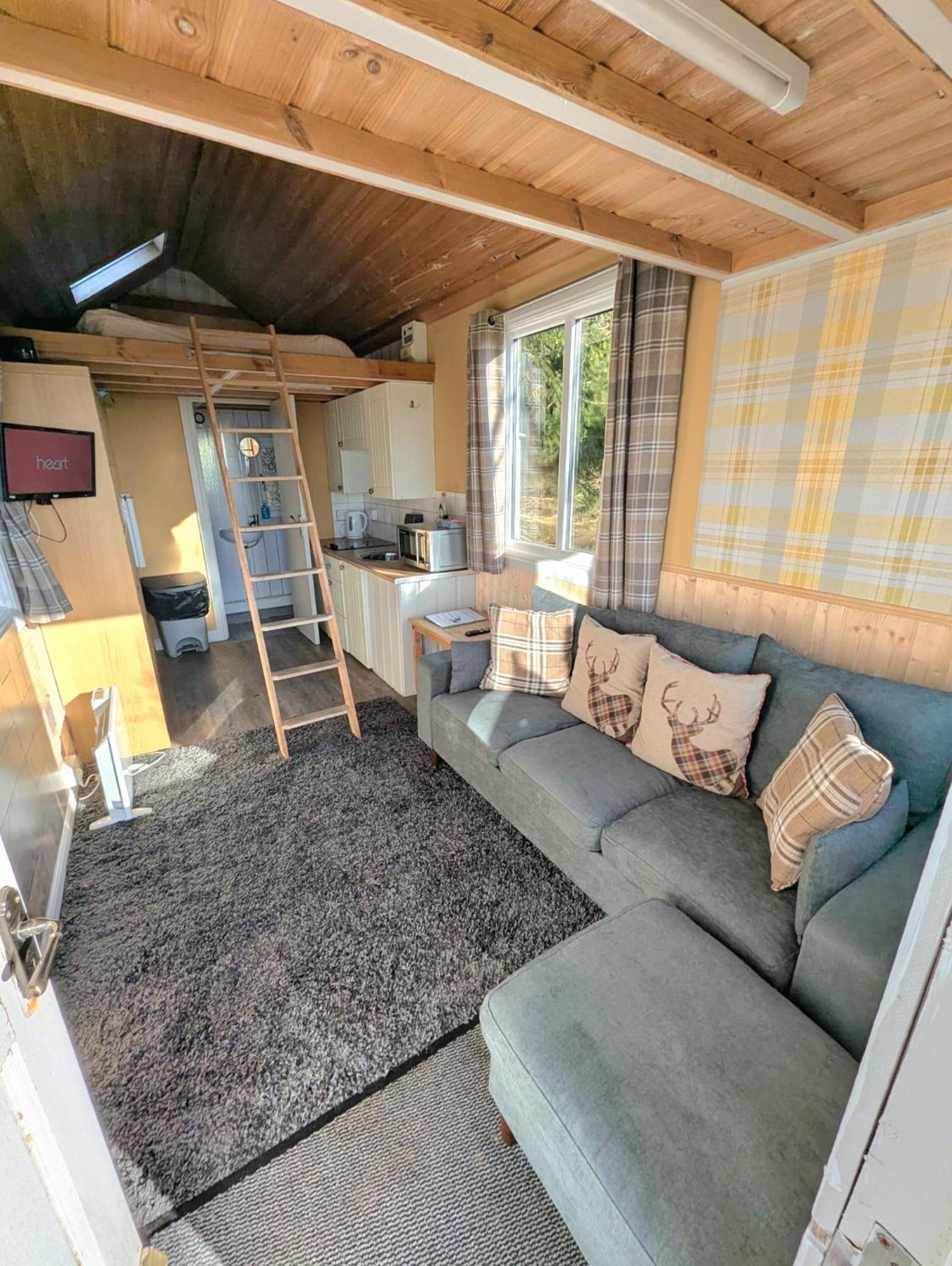 Villa Blair Tiny House With Private Hot Tub - Fife - Loch Leven - Lomond Hills à Dunfermline Extérieur photo